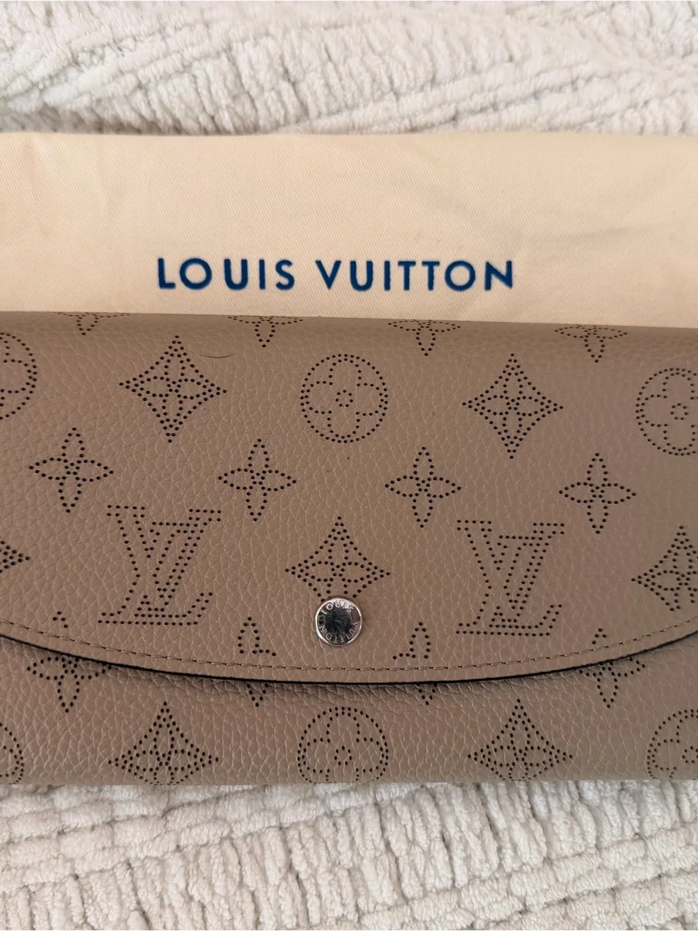 Louis Vuitton Mahina Leather Beaubourg Hobo MM bag with matching wallet